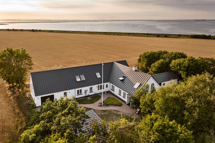 Stålprofiler på ”Morten Korch’sk”, Ydeøvej 26, 4900 Nakskov